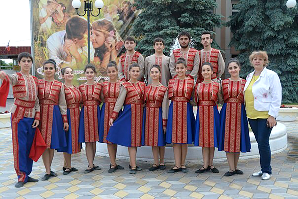 Образцовый коллектив народного танца "Крунк" (Саратов)