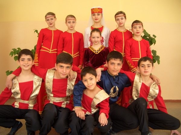 Танцевальный ансамбль "Арарат" (Симферополь)
