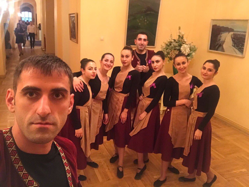 Танцевальный ансамбль "Депи Арарат" (Москва)